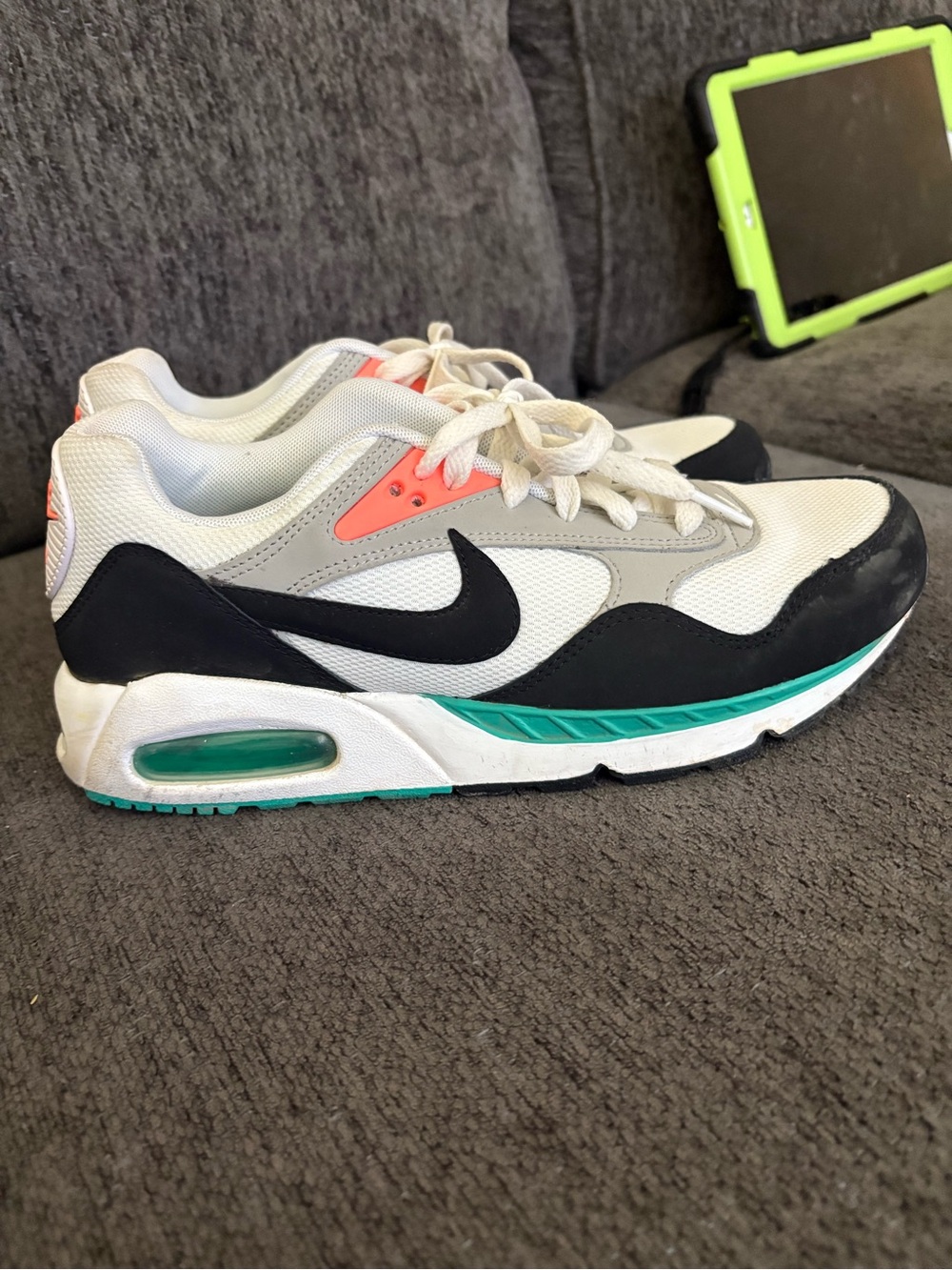 Nike Men’s White Black Teal Coral Athletic Sneakers